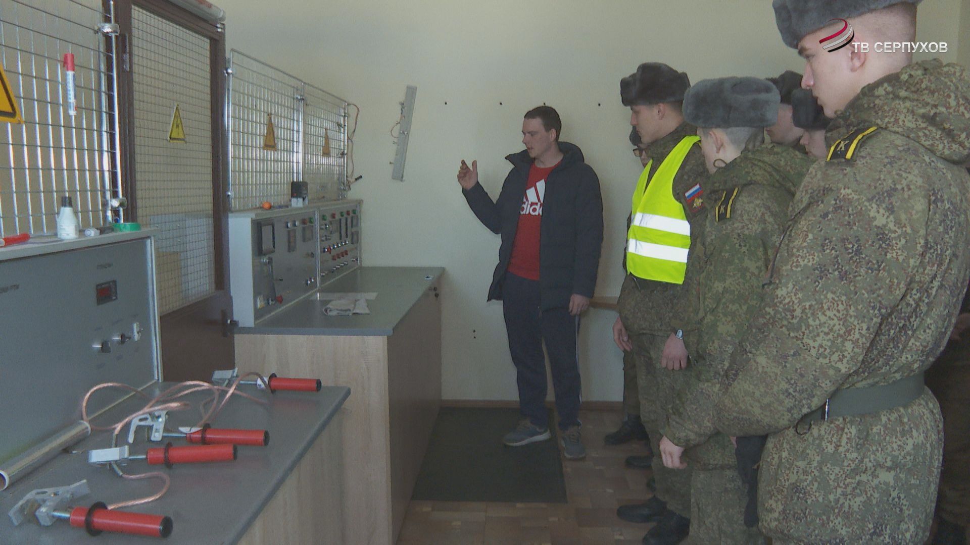Курсанты серпуховского филиала военной академии РВСН побывали в Калиновских электрических сетях