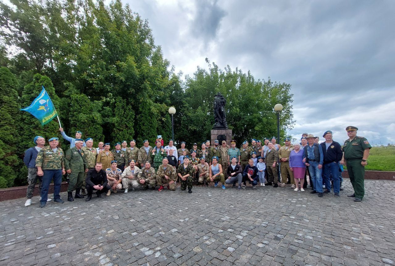 В Серпухове почтили память воинов-десантников