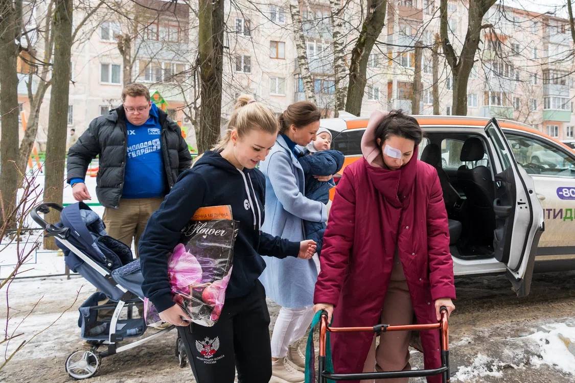 Движение «Здоровое Отечество» в канун Рождества вручило ключи от нового жилья семье из ДНР