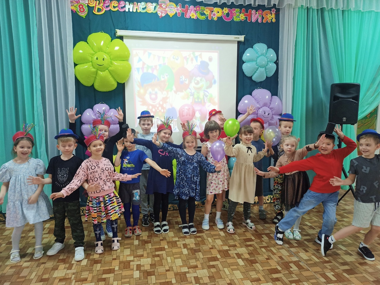 Дошкольники п. Оболенск в Серпухове отметили День смеха