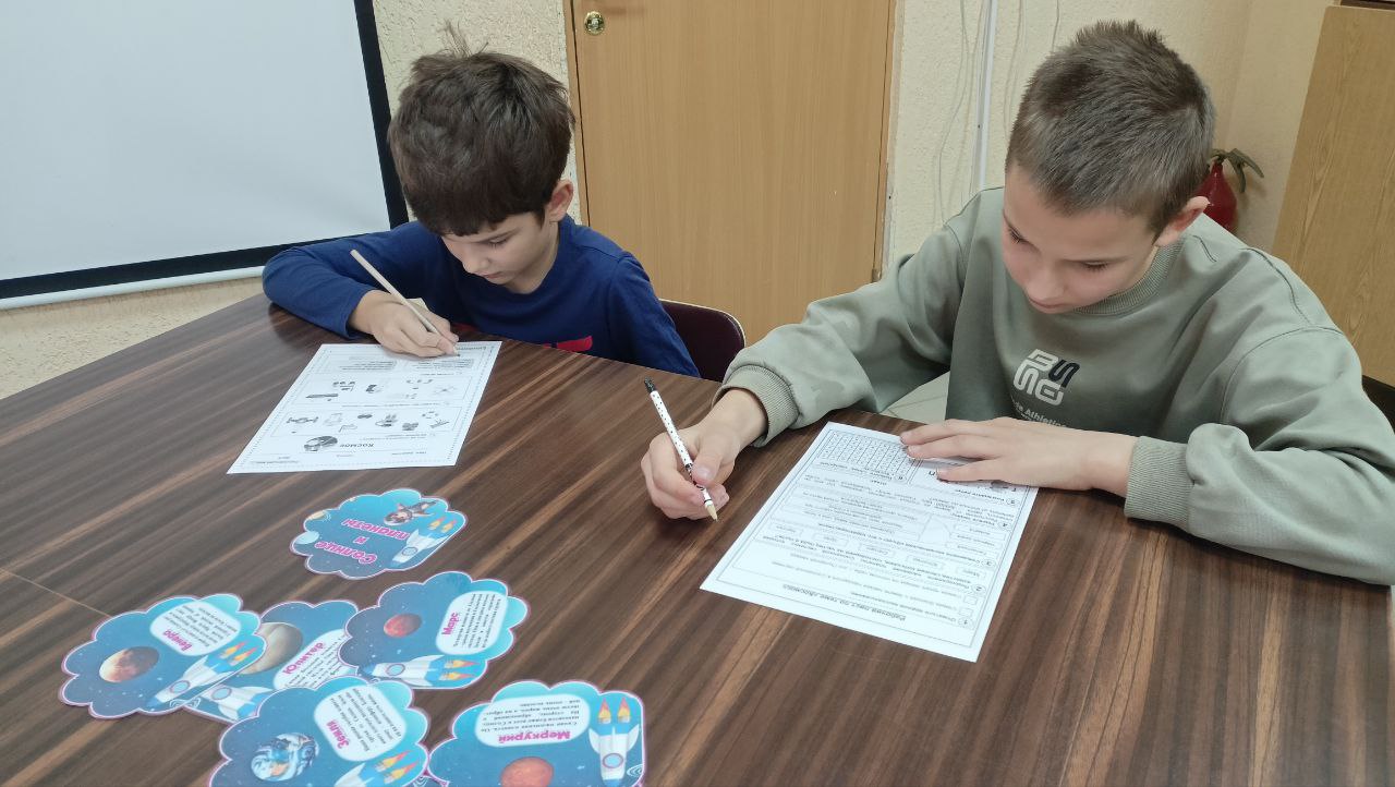 В Липицкой сельской библиотеке в Серпухове отметили Всемирную неделю космоса