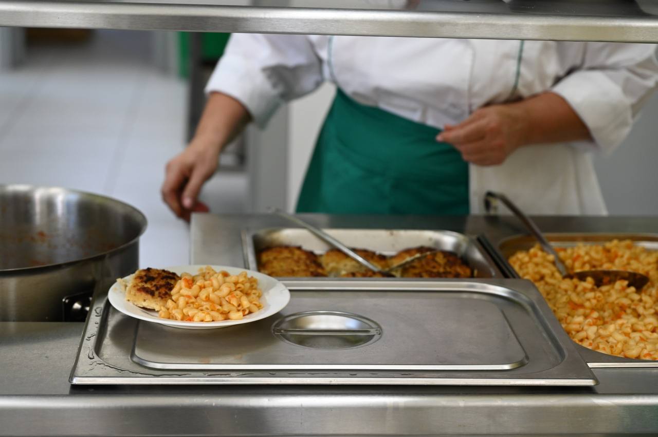 В Серпухове проверили столовую в школе №3 на предмет качества питания