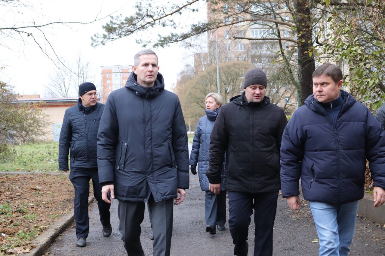 В микрорайоне «АБ» г. Пущино проверили содержание общественных пространств