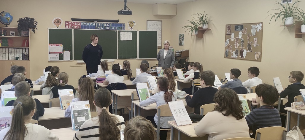 В Протвино сотрудники полиции побеседовали со школьниками о правилах поведения в рамках акции «Безопасный Новый год»