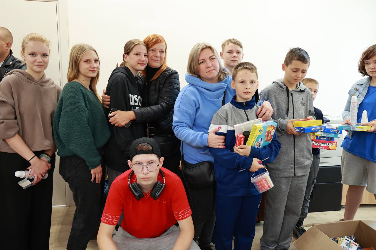 «Единая Россия» в Подмосковье передает гумпомощь в ПВРы для эвакуированных из Курской области