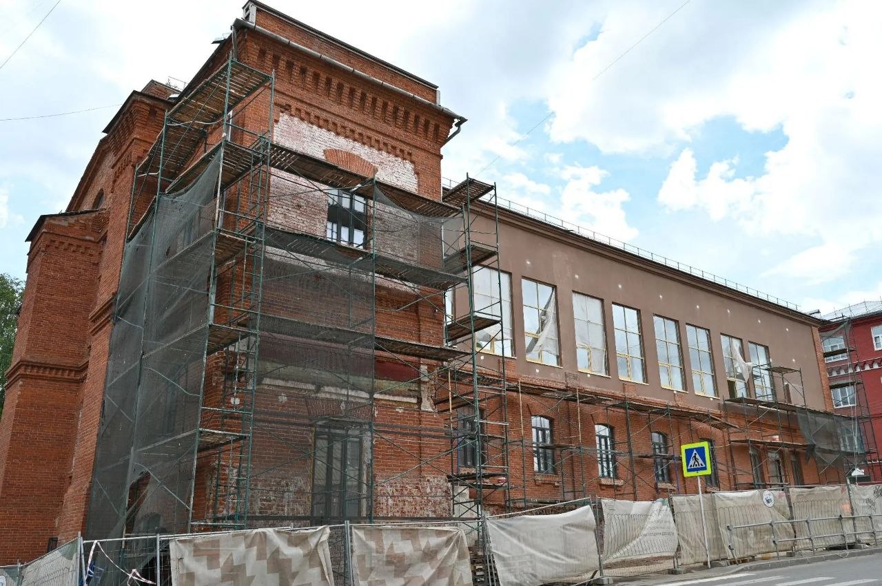 В Серпухове продолжается капремонт Дворца культуры «Исток»
