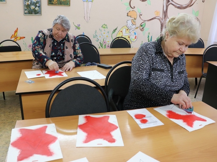 В Серпухове в Липицком ЦСДК собрали подарки и маскировочные сети для бойцов СВО