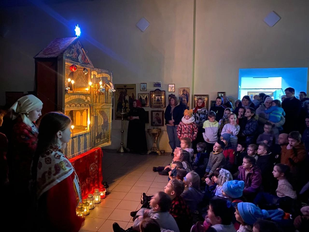 Рождественский праздник прошёл в Богоявленском храме Серпухова