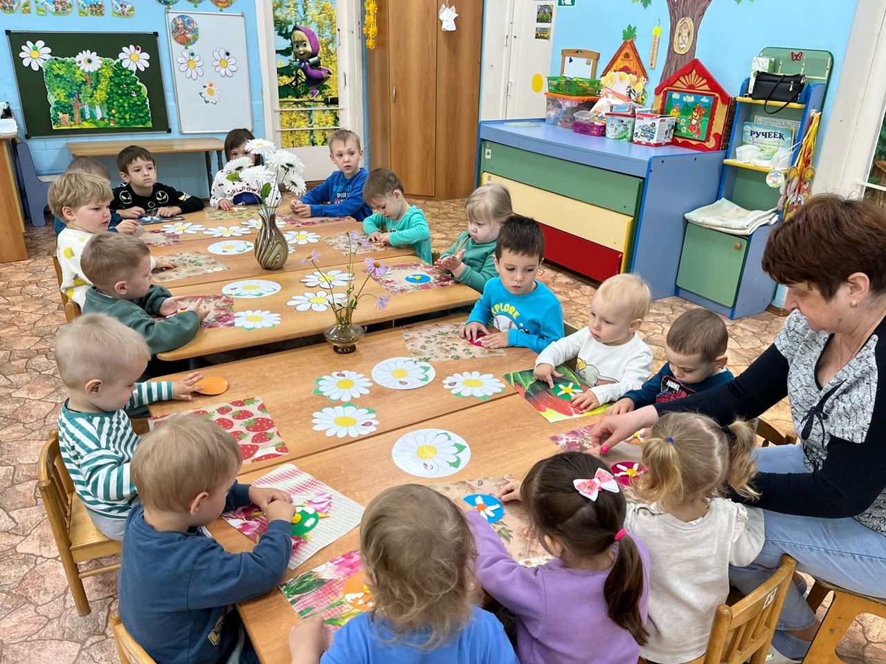 День ромашки отпраздновали дошкольники в селе Райсемёновское в Серпухове 