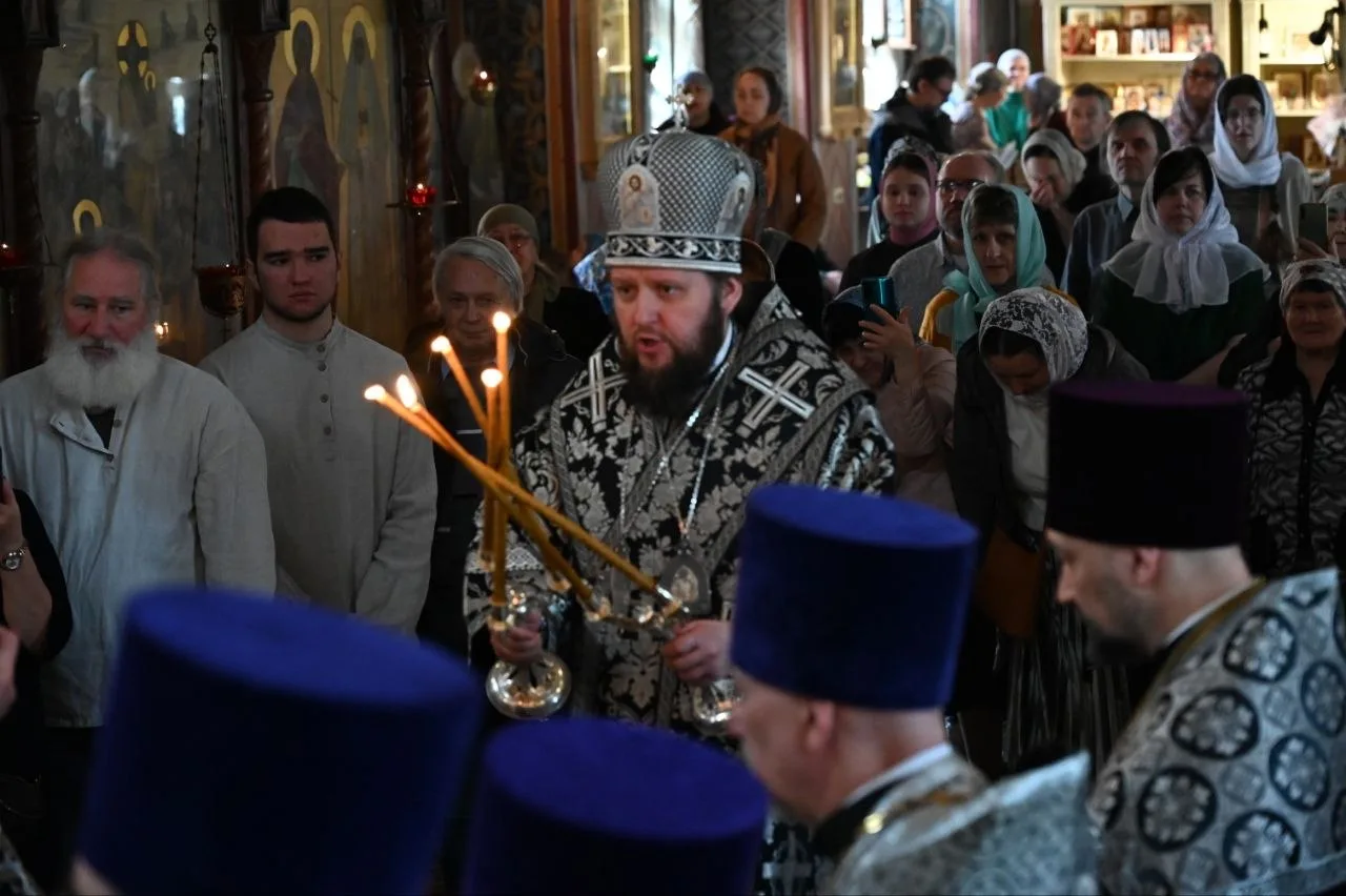 В Большом Серпухове состоялось значимое для верующих событие — архиерейское богослужение.