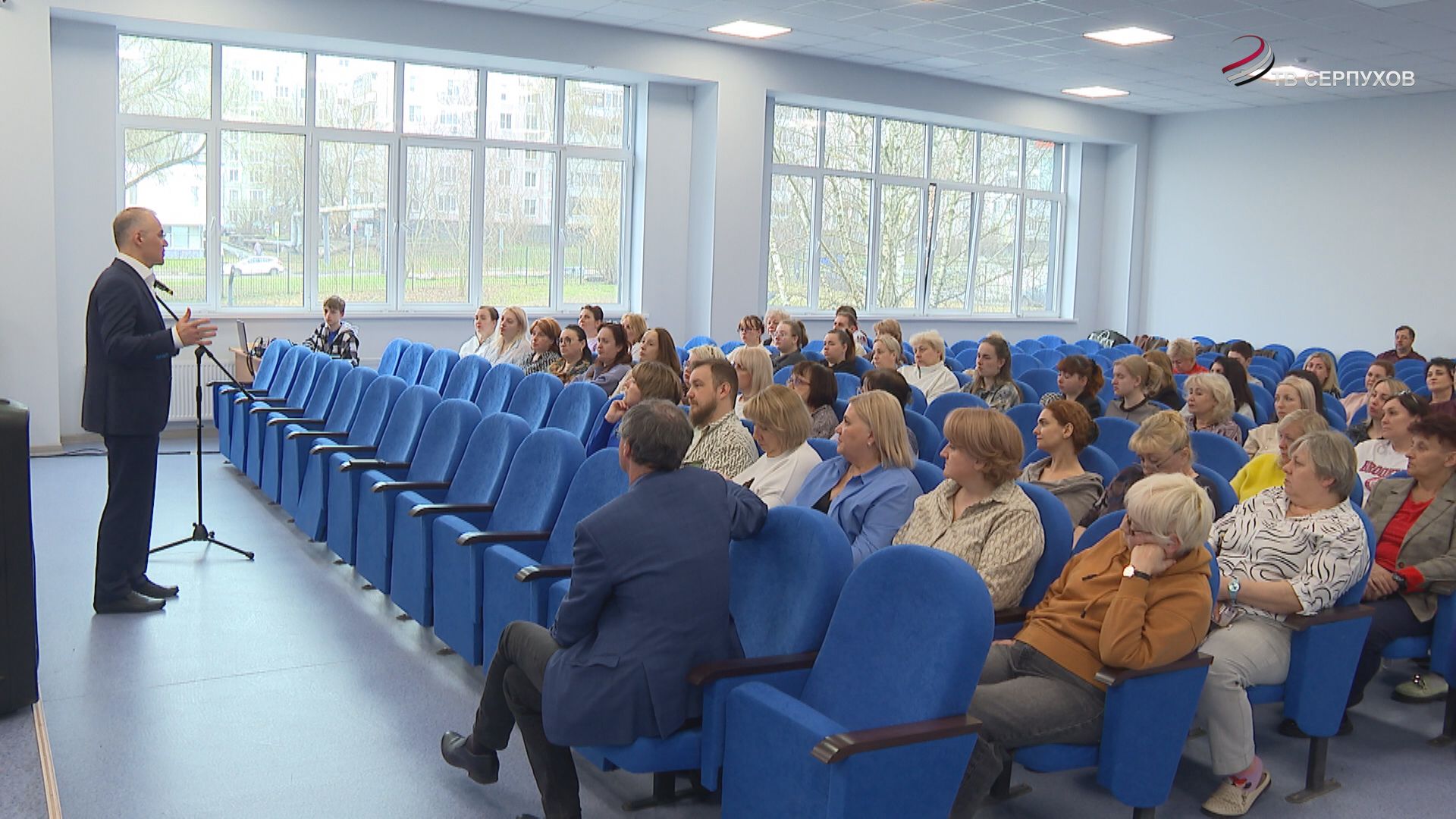 Депутат Госдумы Александр Коган пообщался с педагогами