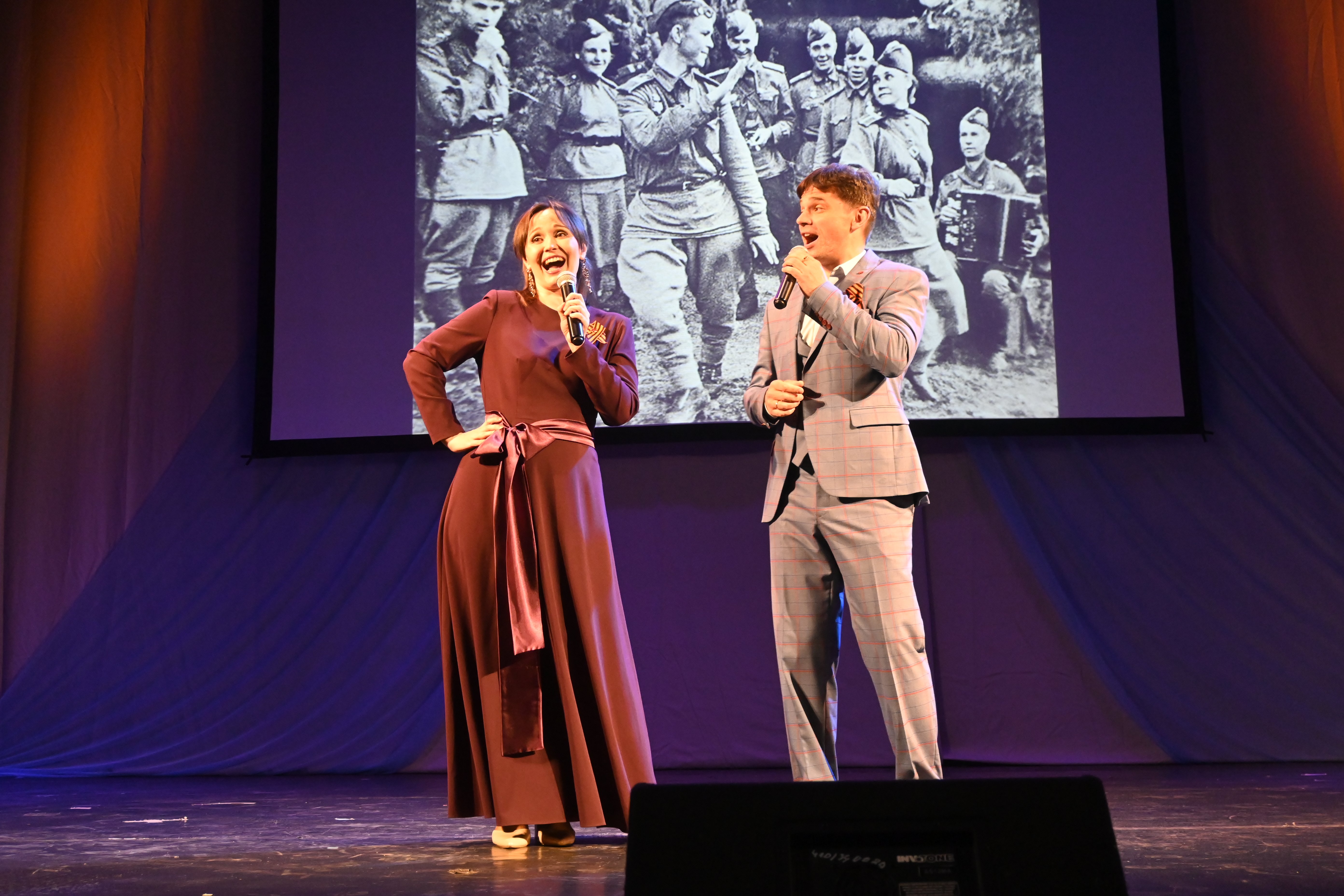 Артисты Гортеатра выступили перед серпуховичами с праздничной концертной программой