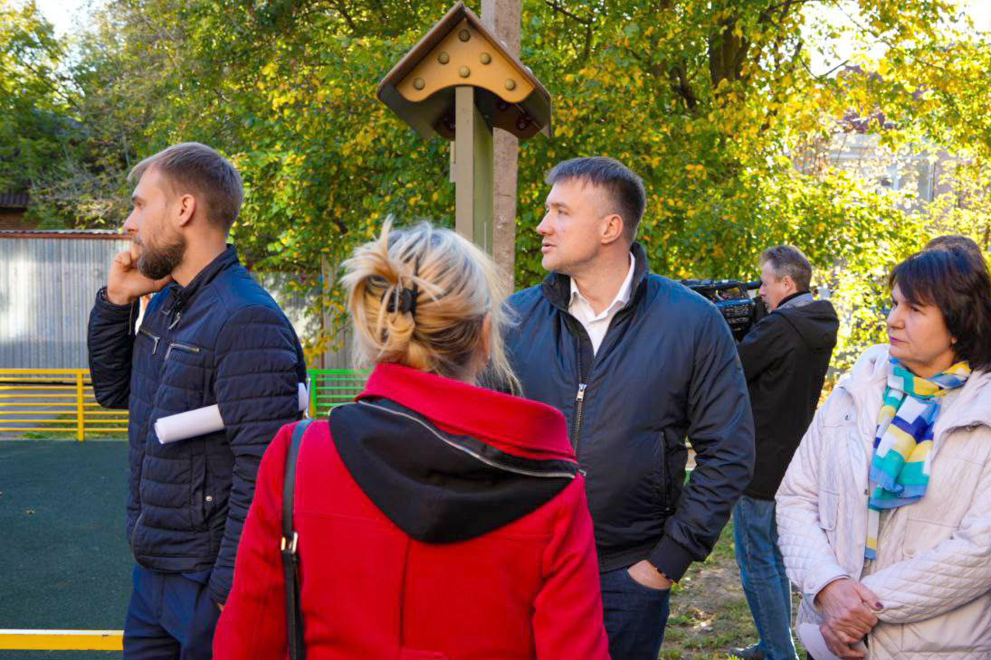 Глава Серпухова проверил работы по просушке подвала на ул. Советской