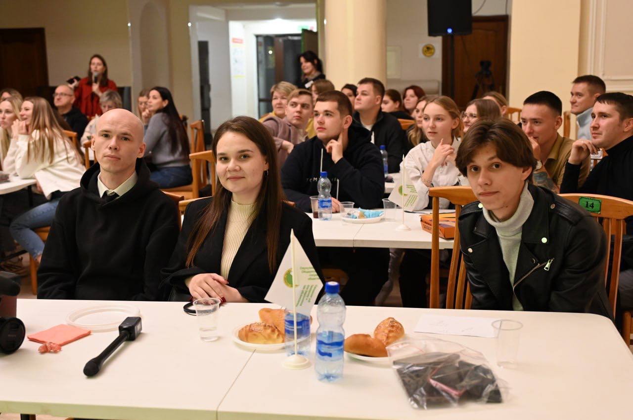 Квиз Молодёжного Совета Серпуховской организации профсоюзов работников госучреждений собрал 11 команд Квиз Молодёжного Совета Серпуховской организации профсоюзов работников госучреждений собрал 11 команд