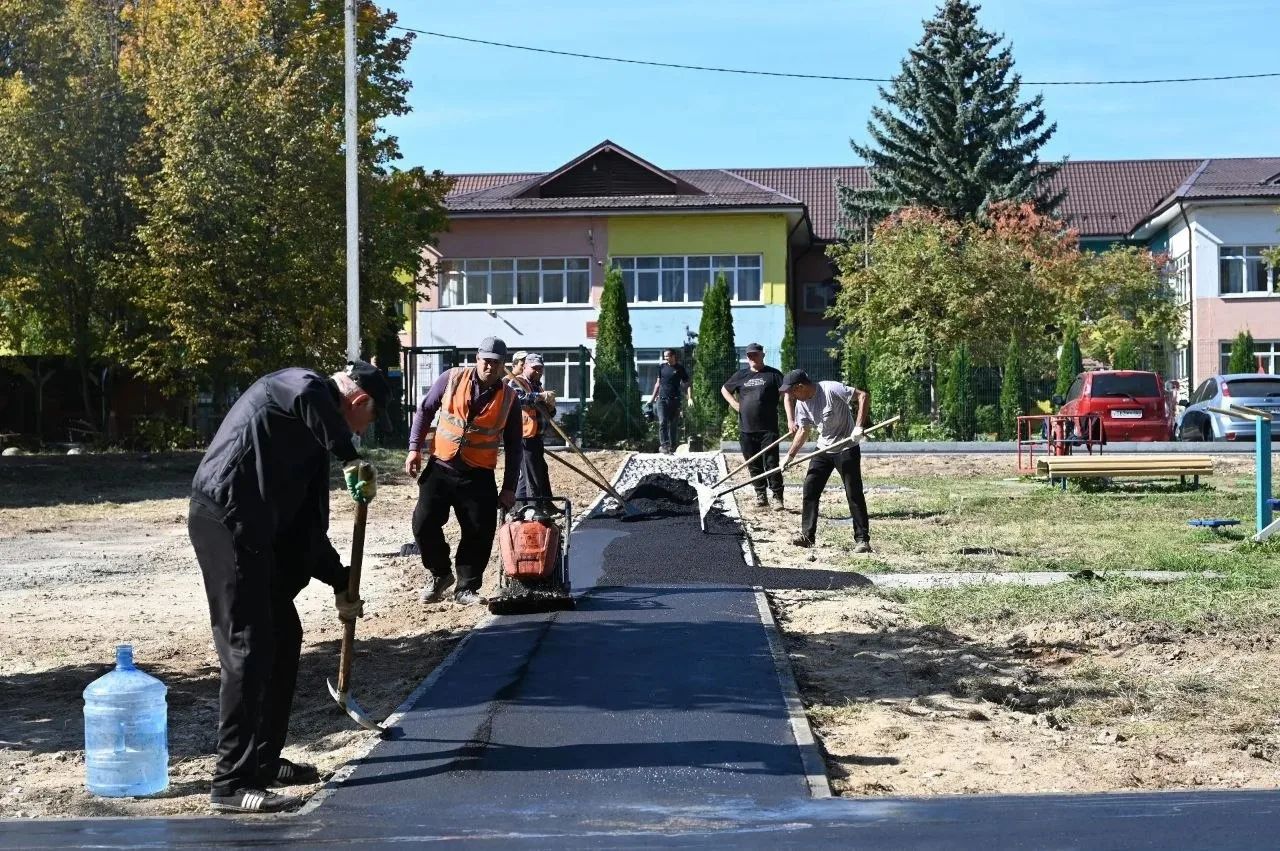 Во дворе на Ворошилова появится 30 новых парковочных мест Во дворе на Ворошилова появится 30 новых парковочных мест