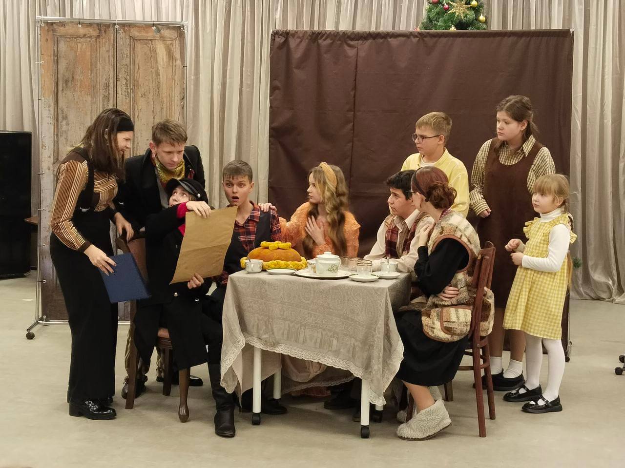 Студия «Арт-сфера» показала в Оболенске спектакль по произведению Михаила Зощенко