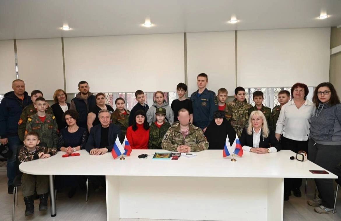Участнику СВО в Серпухове передали гуманитарную помощь для сослуживцев