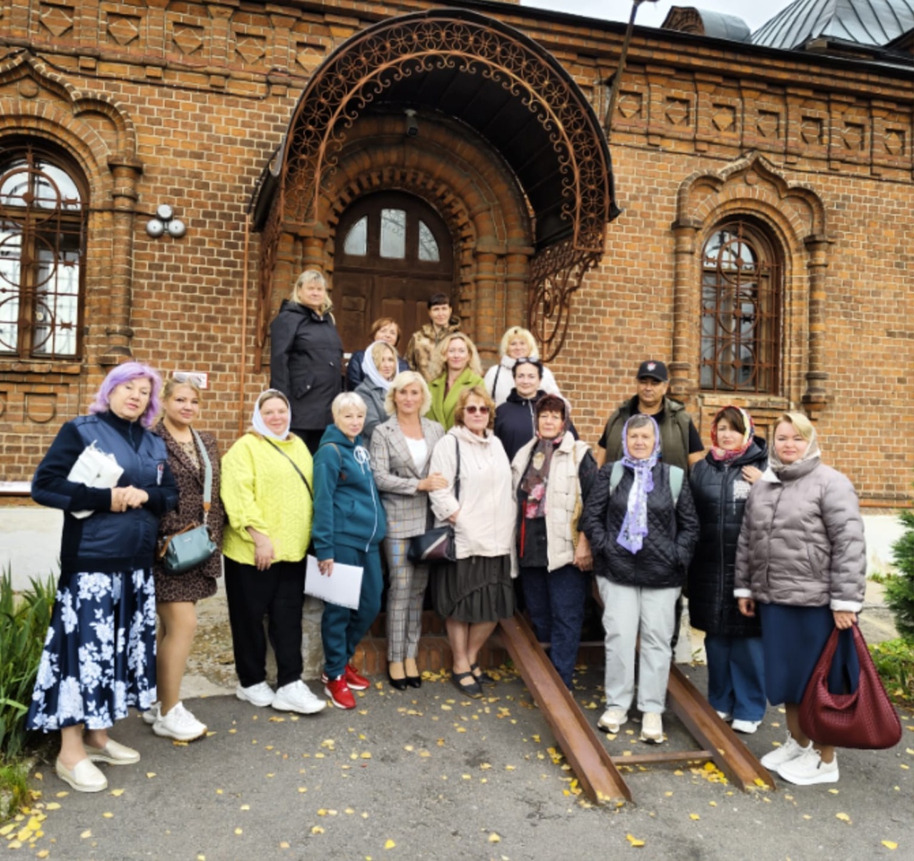 Волонтёры Серпухова организовали для семей участников СВО экскурсию в Покровскую Старообрядческую церковь