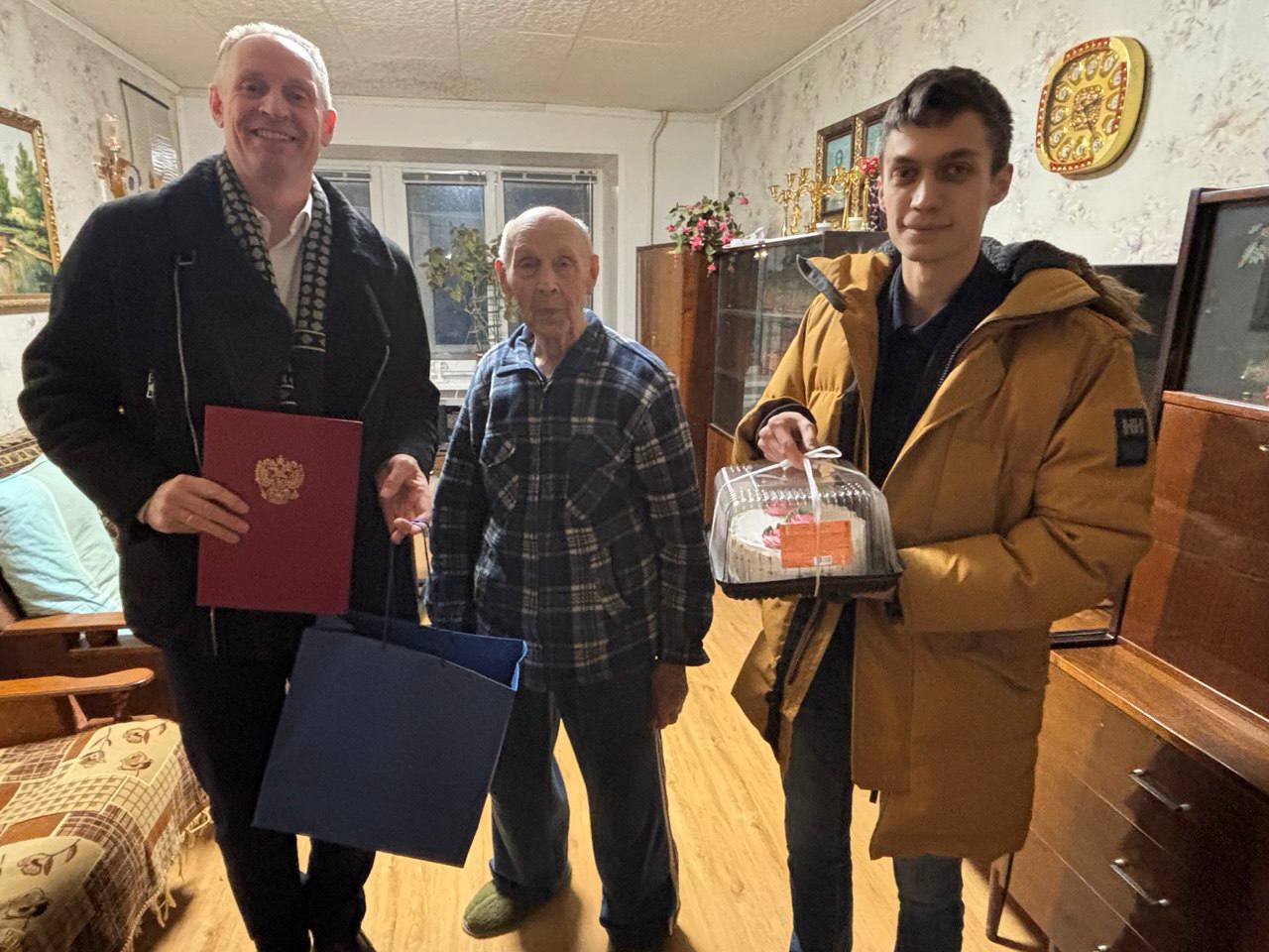 Депутаты Серпухова навестили участников Великой Отечественной войны