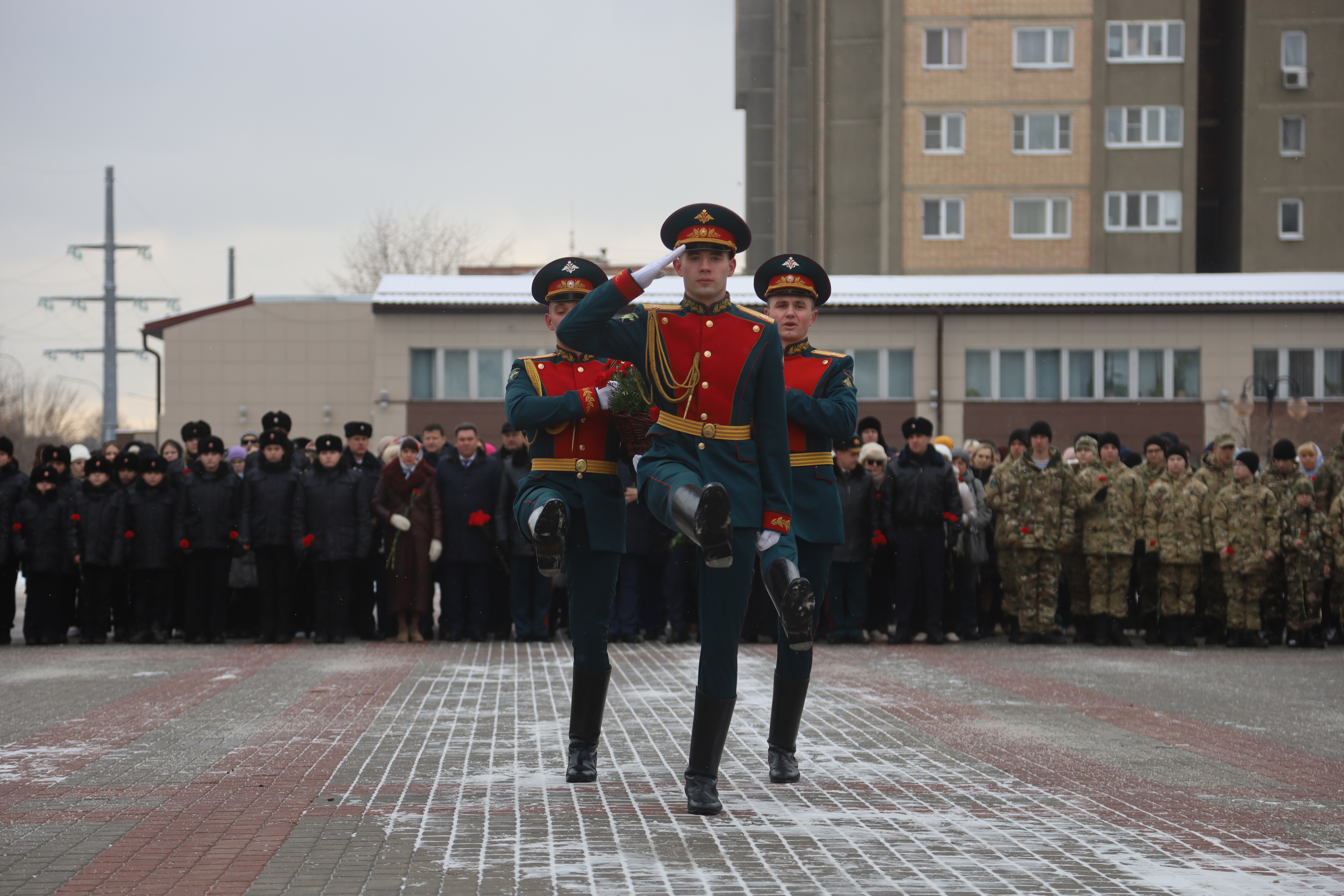 В Серпухове состоялось возложение цветов в преддверии 23 февраля