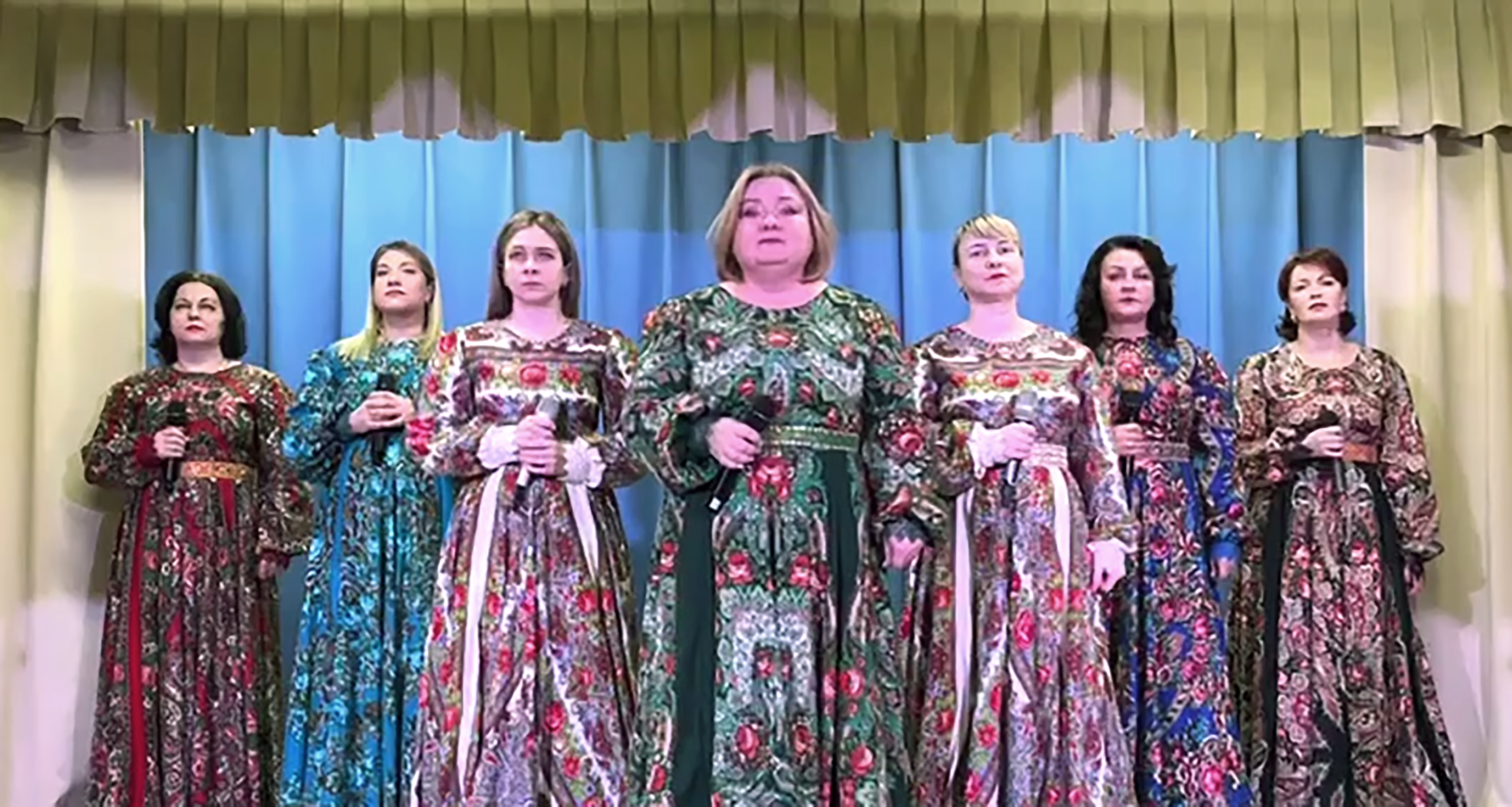 Песню «Алёша» исполняет вокальный эстрадный ансамбль «Желанушки» Ивановского сельского клуба Г. о. Серпухов