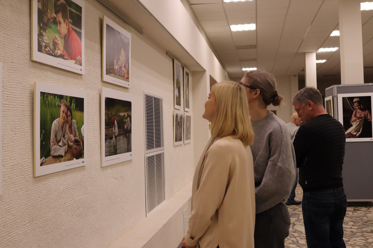 В Пущино открылась выставка работ всероссийских фотоконкурсов Центра культуры народов России Государственного Российского Дома народного творчества им. В. Д. Поленова