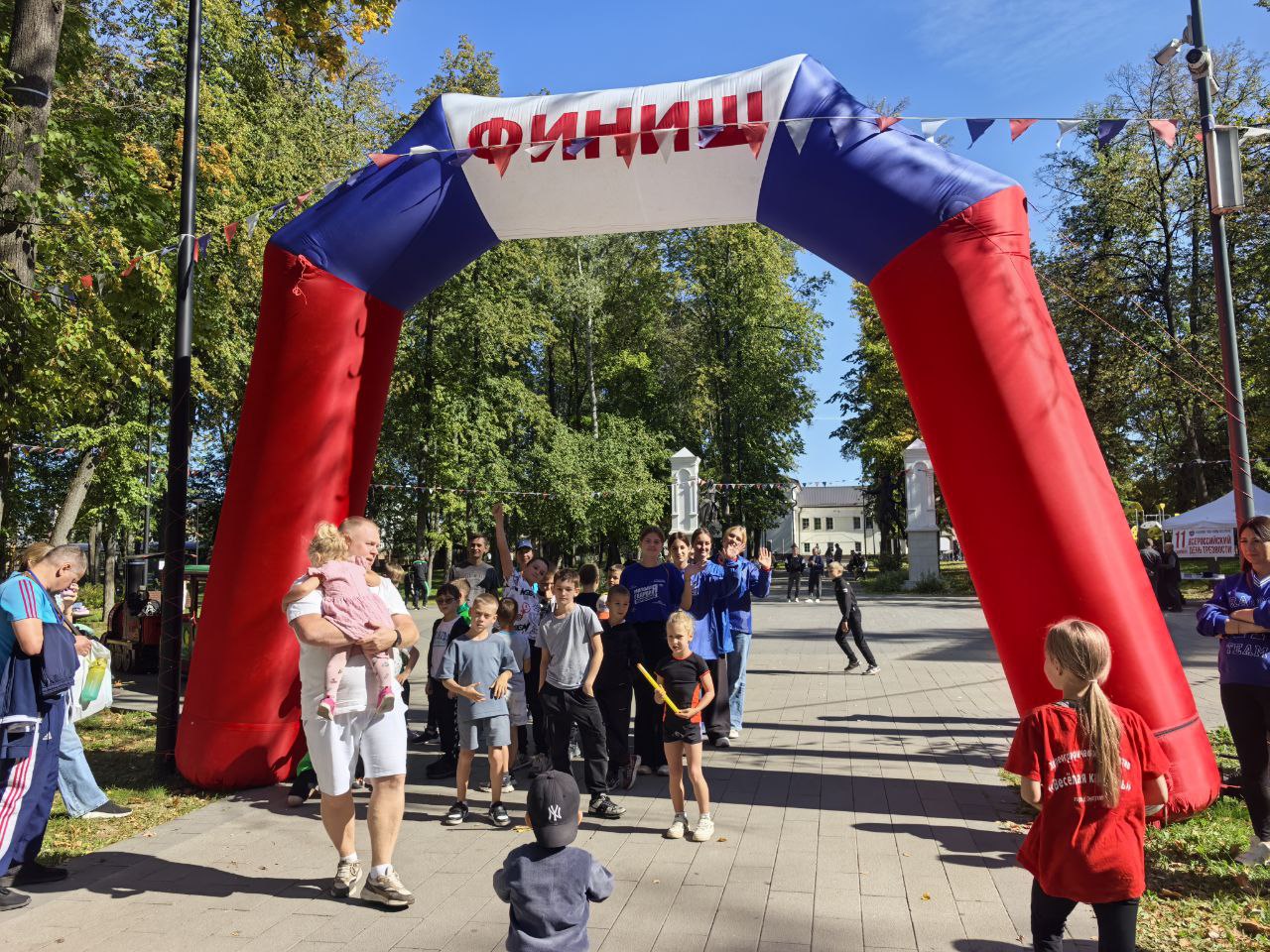 В парке им. Олега Степанова в Серпухове прошел общеобластной спортивный праздник «Парковый кросс» 