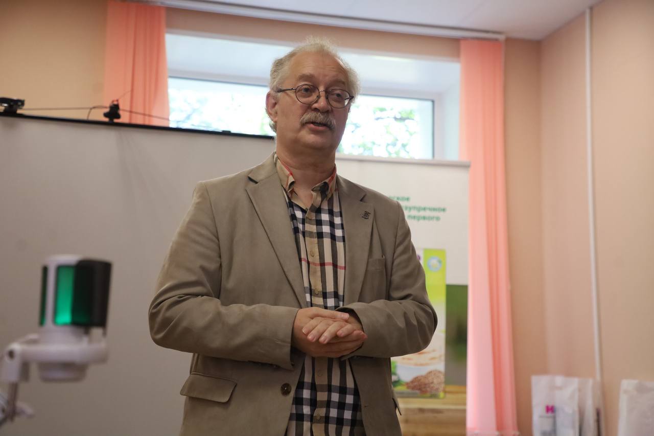 Профессор Андрей Продеус провёл в Серпухове лекцию для будущих мам