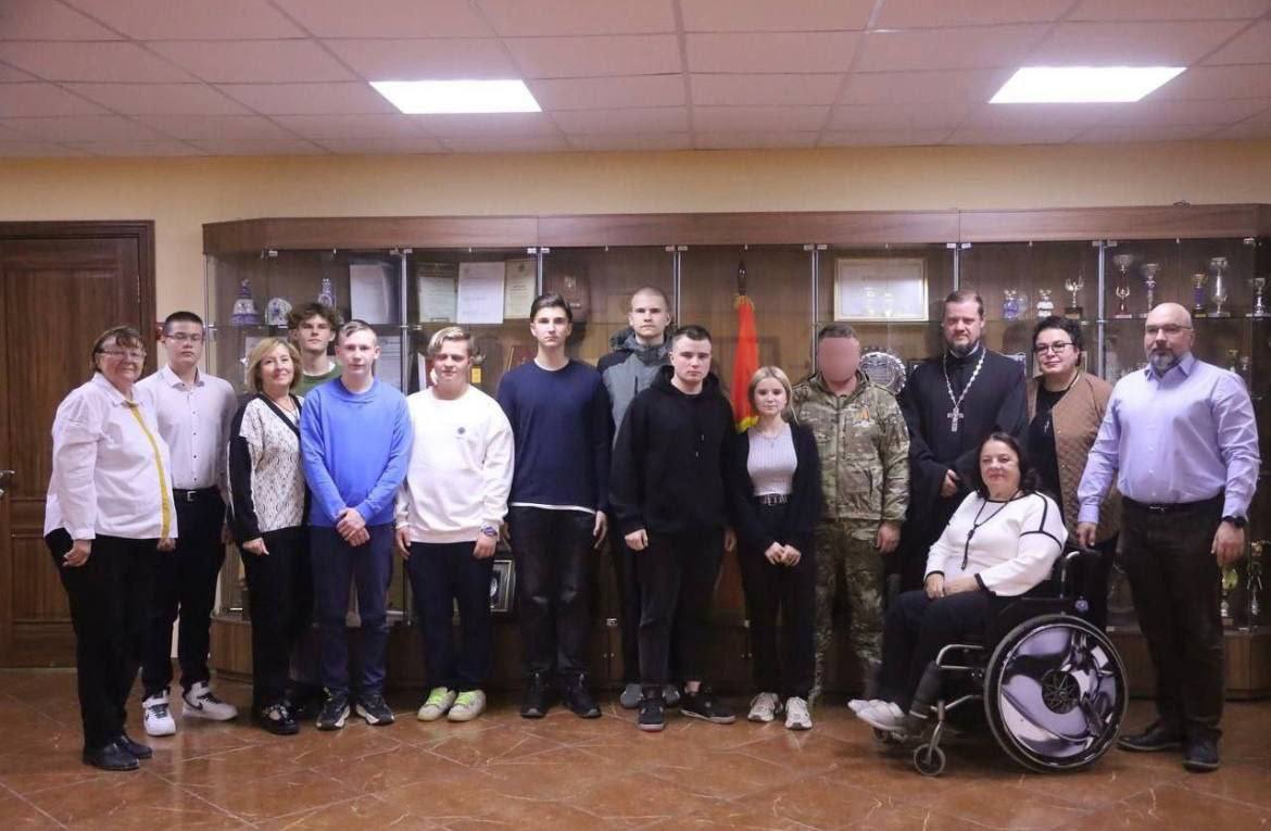 В преддверии Дня отца в Серпухове проходят встречи с участниками СВО