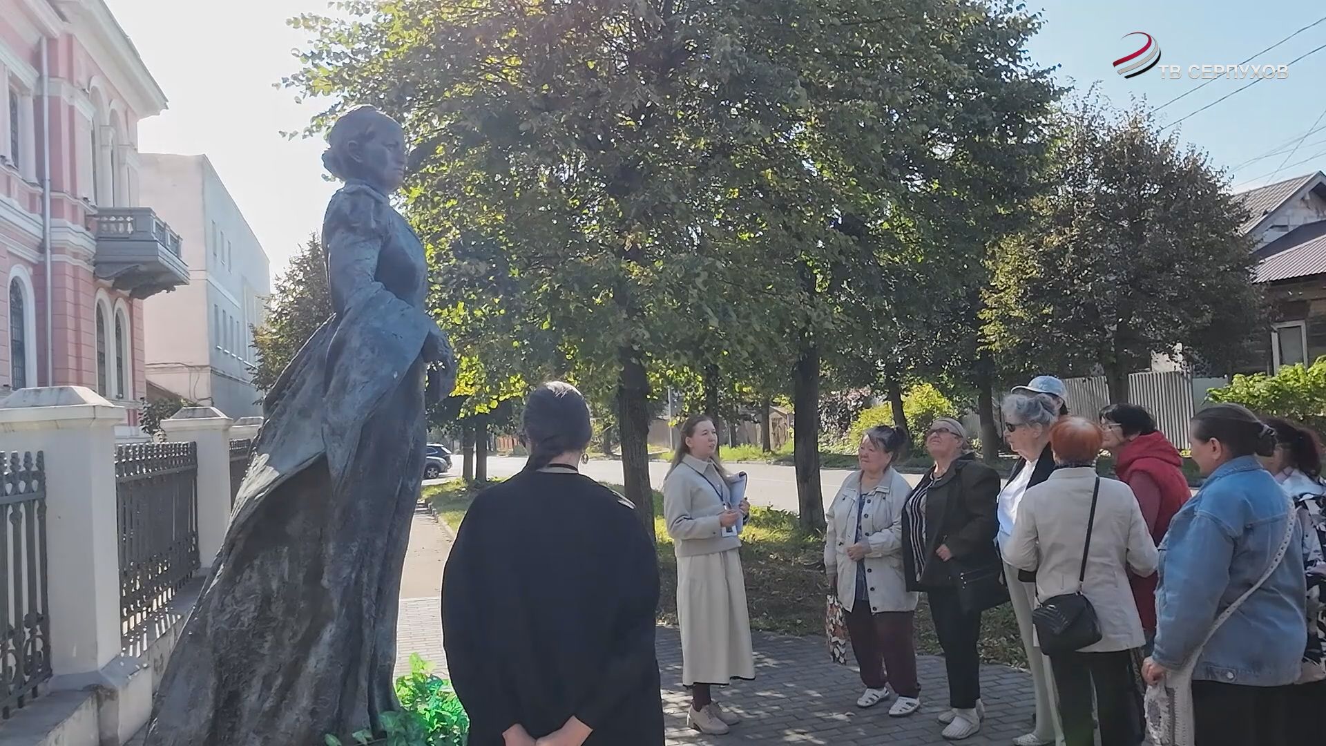 В историко-художественном музее Серпухова провели первую экскурсию для незрячих и слабовидящих людей