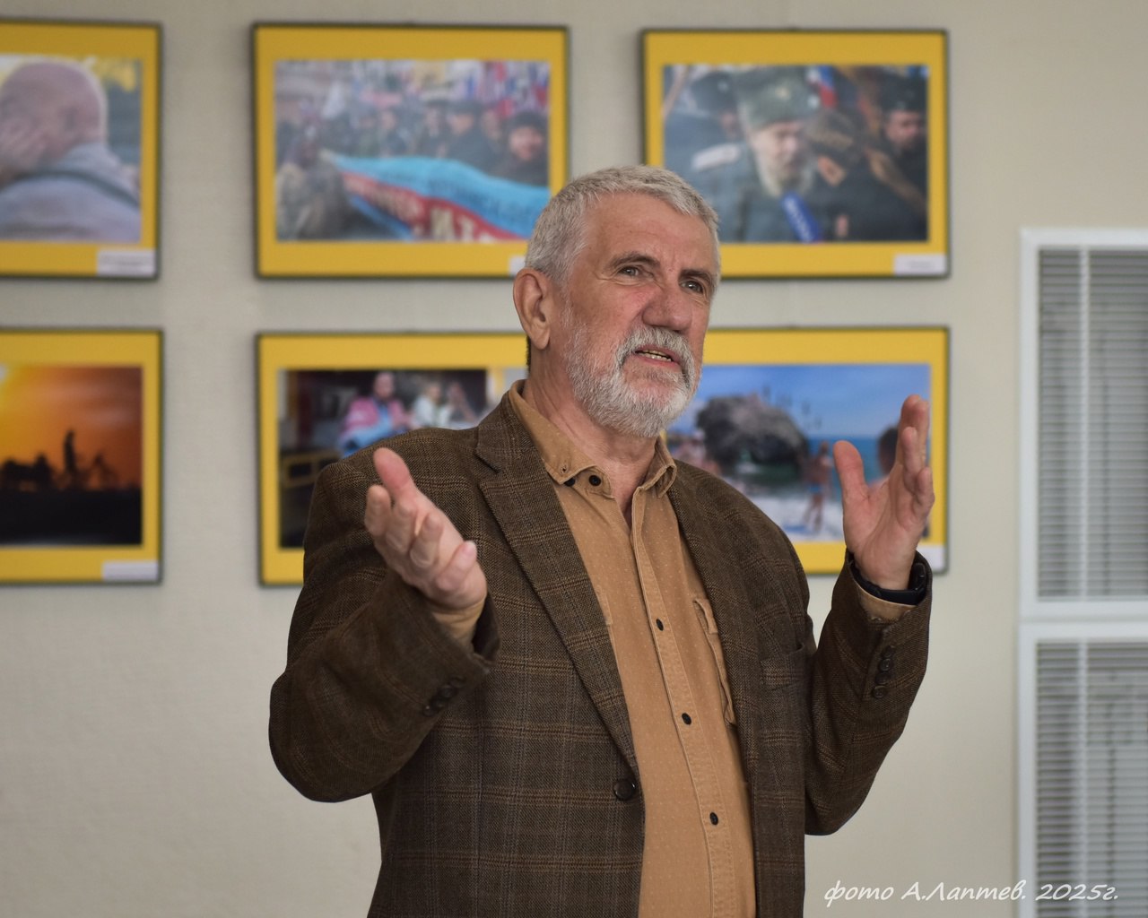 В Пущино работает выставка члена местного фотоклуба Алексея Окунеева