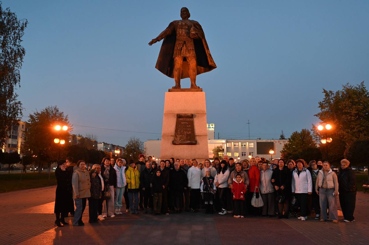В Серпухове семьям участников СВО подарили билеты на концерт SHAMANа