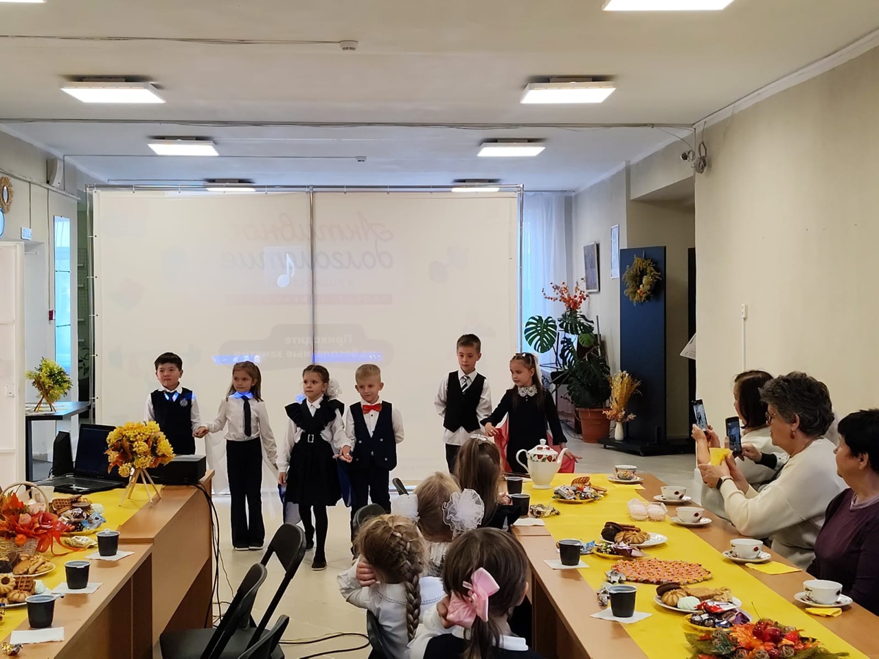 День пожилого человека отметили в центре «Активное долголетие» при Оболенской школе