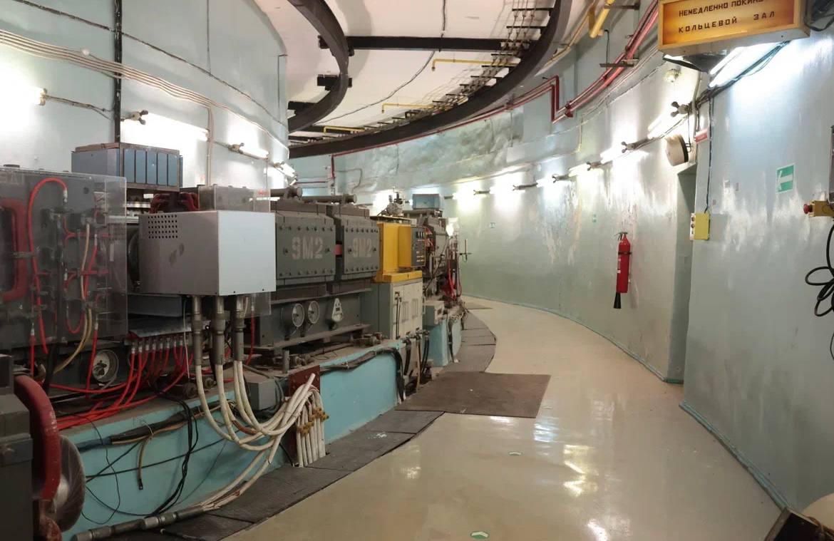 В Большом Серпухове в Институте физики высоких энергий (ИФВЭ) прошла экскурсия для участников мероприятия, посвящённого Дню наукоградов Московской области