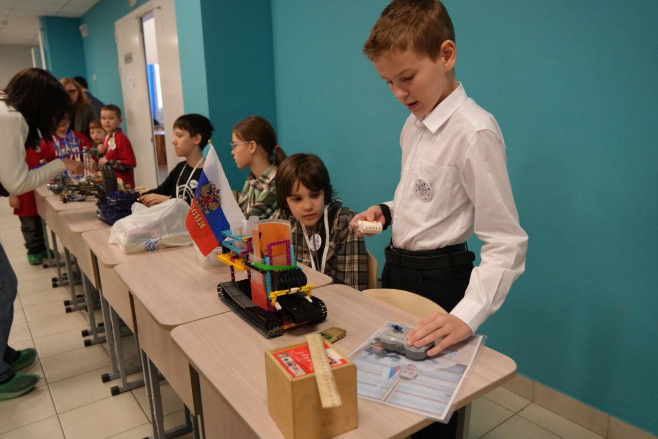 В Серпухове прошёл чемпионат «Робослёт - 2025»