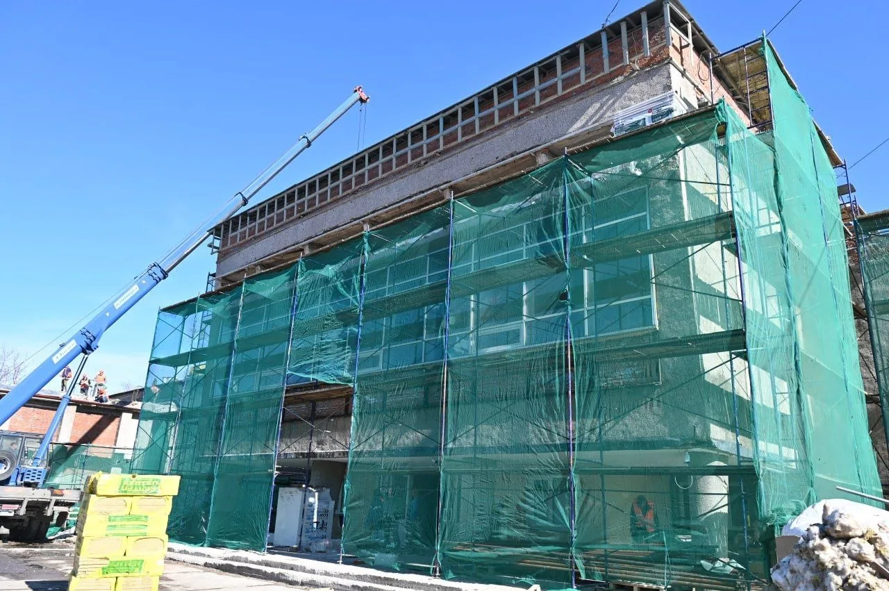 В Серпухове продолжается ремонт Детской школы искусств «Синтез» по Народной программе «Единой России»