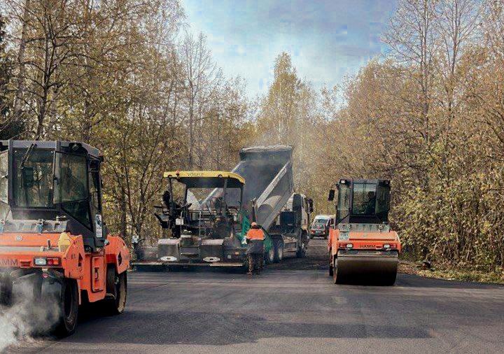 В Серпухове продолжается прокладка тротуаров и ремонт дорог