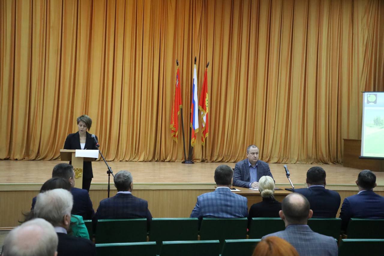 В Серпухове обсудили вопросы оснащённости медучреждений и ремонта дорог