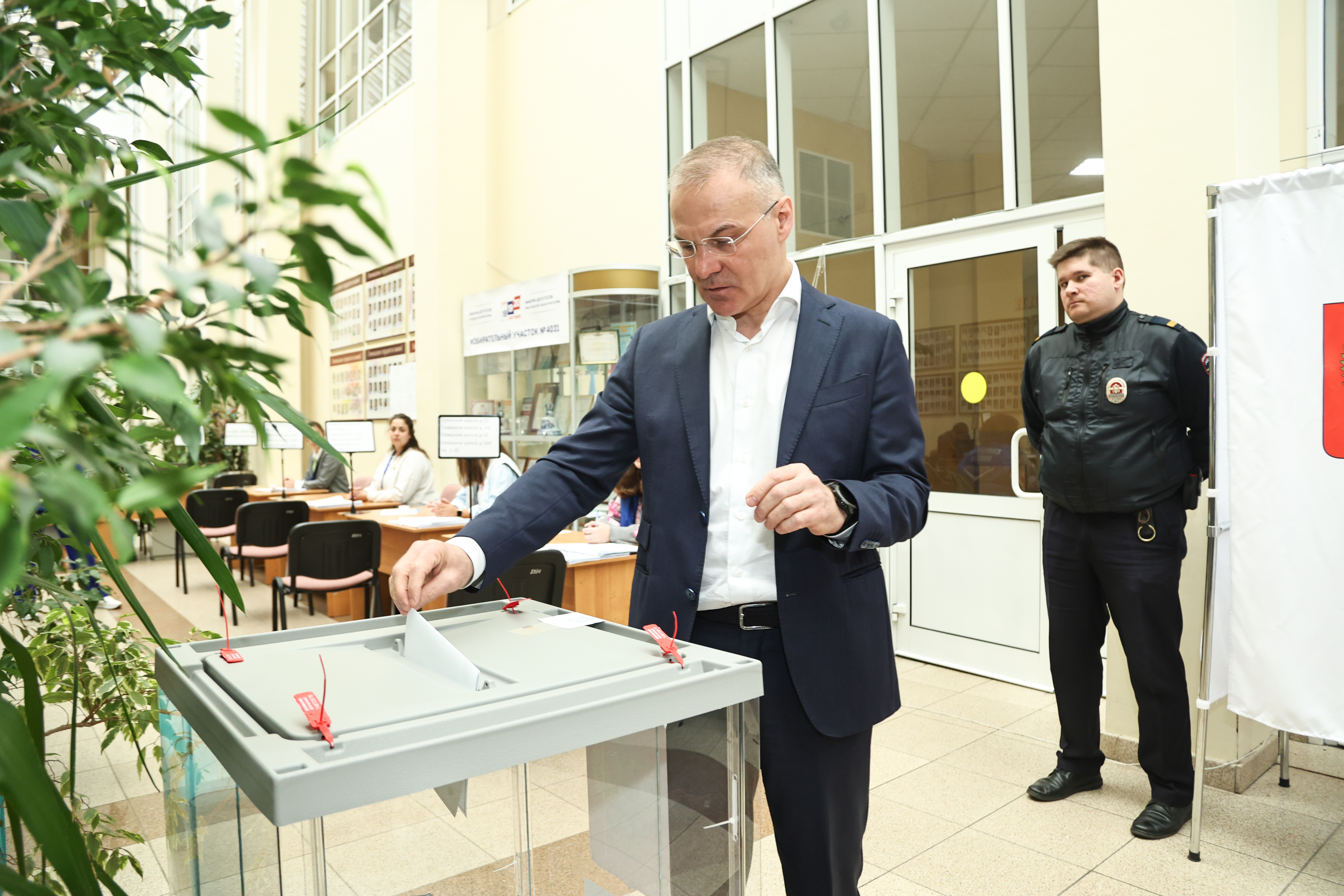 Александр Коган проголосовал на выборах 
