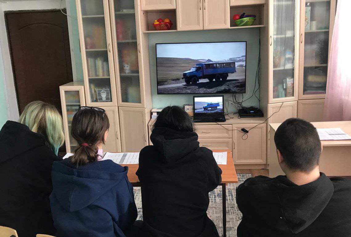 В серпуховском Семейном центре «Маяк» провели занятие в честь Дня геолога