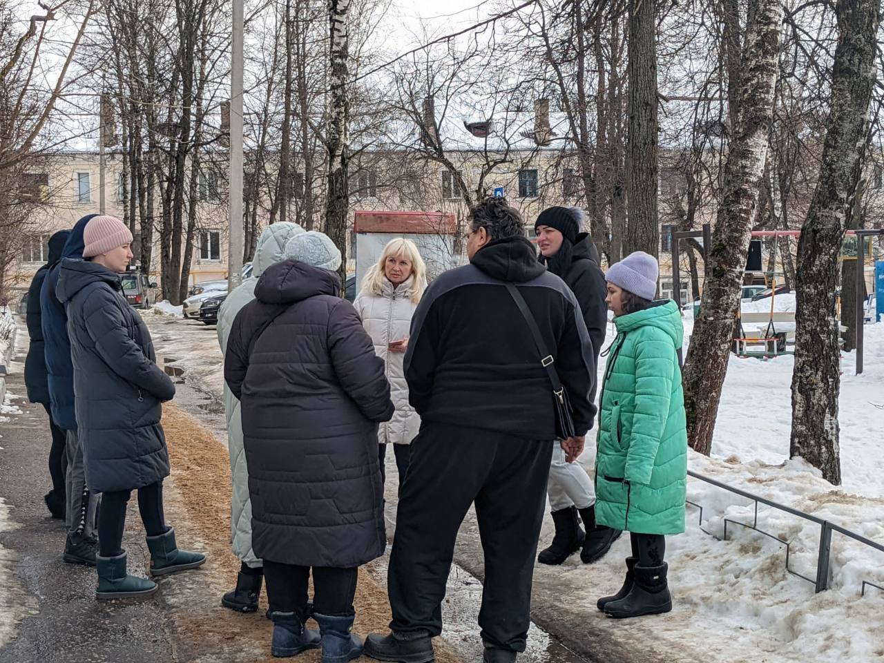 Депутат Надежда Еремина обсудила с жителями Серпухова благоустройство дворовых территорий