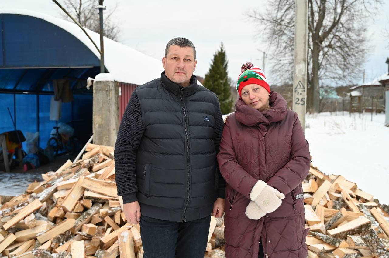 Семье участника СВО в Серпухове помогли запастись дровами на зиму