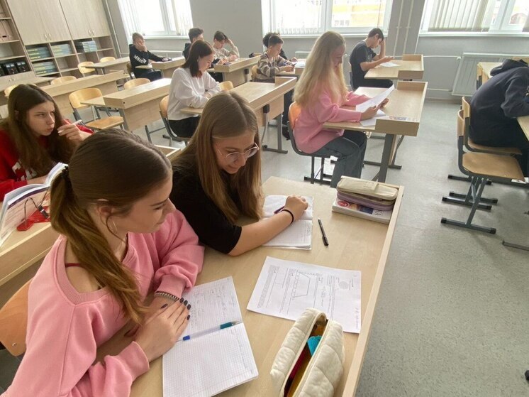 Ученики школы №19 в Серпухове на каникулах занимались практической физикой