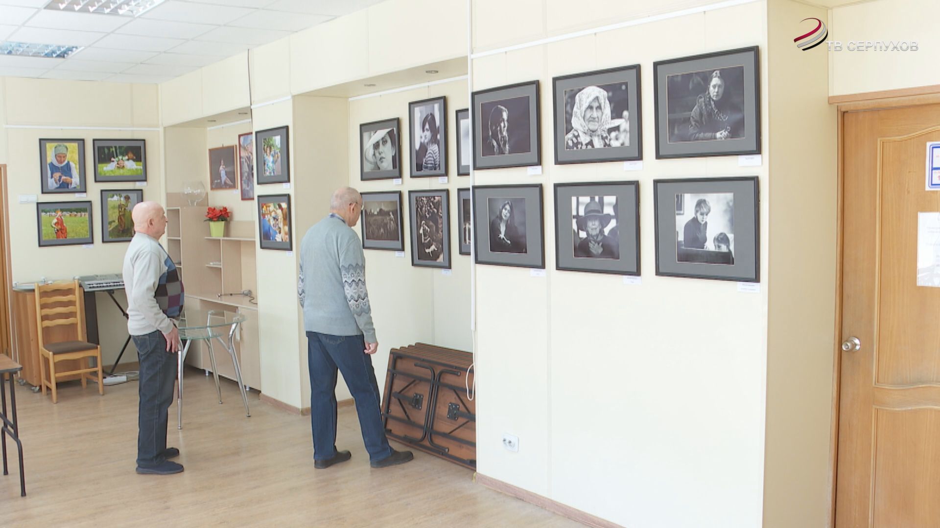 В Серпухове открылась весенняя фотовыставка «Женский образ и время»