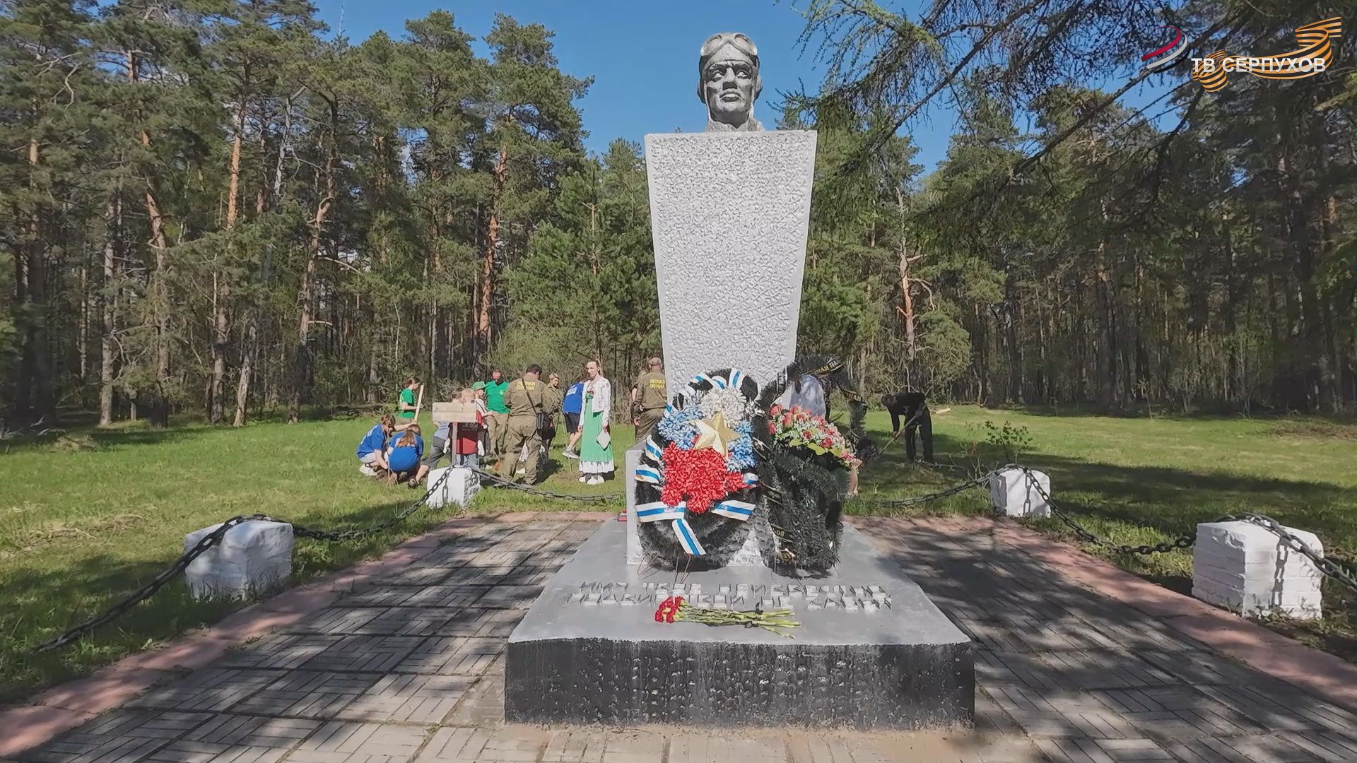 В Серпухове «Единая Россия» провела акцию «Сирень Победы»