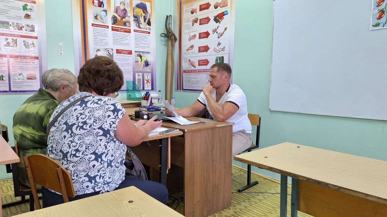 Приём граждан провел в Серпухове депутат окружного совета Вячеслав Орехов