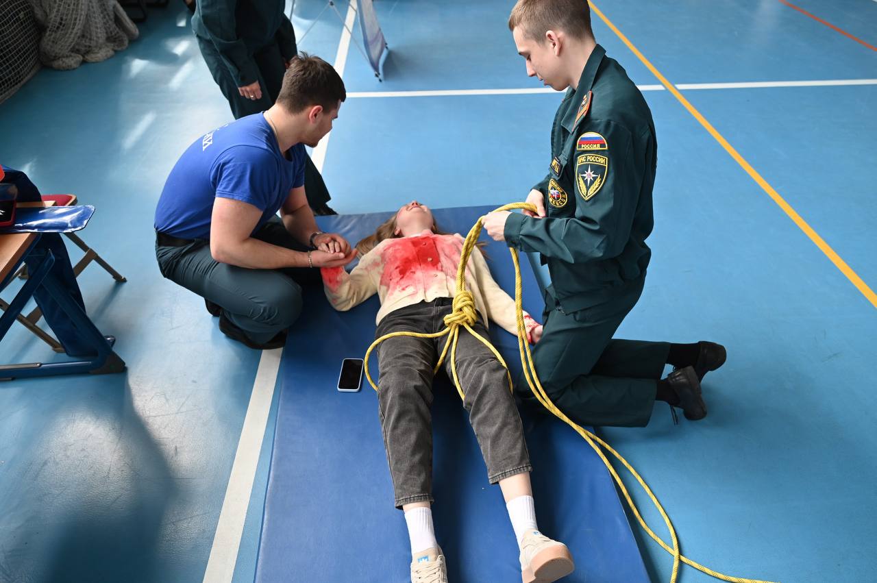 В спортшколе «Русский медведь» в Серпухове показали, как оказывать первую помощь пострадавшему