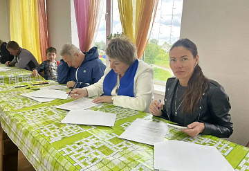 В деревне Старые Кузьменки на ферме «Русский страус» прошел «Агродиктант»