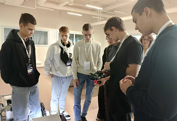 Первокурсники кластера «Индустрия робототехники» из Серпухова приняли участие в Российском турнире 