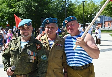 Сегодня в Серпухове свой профессиональный праздник отмечают воины-десантники